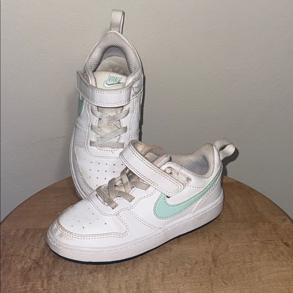 Nike Kids Sneakers - White and Light Green